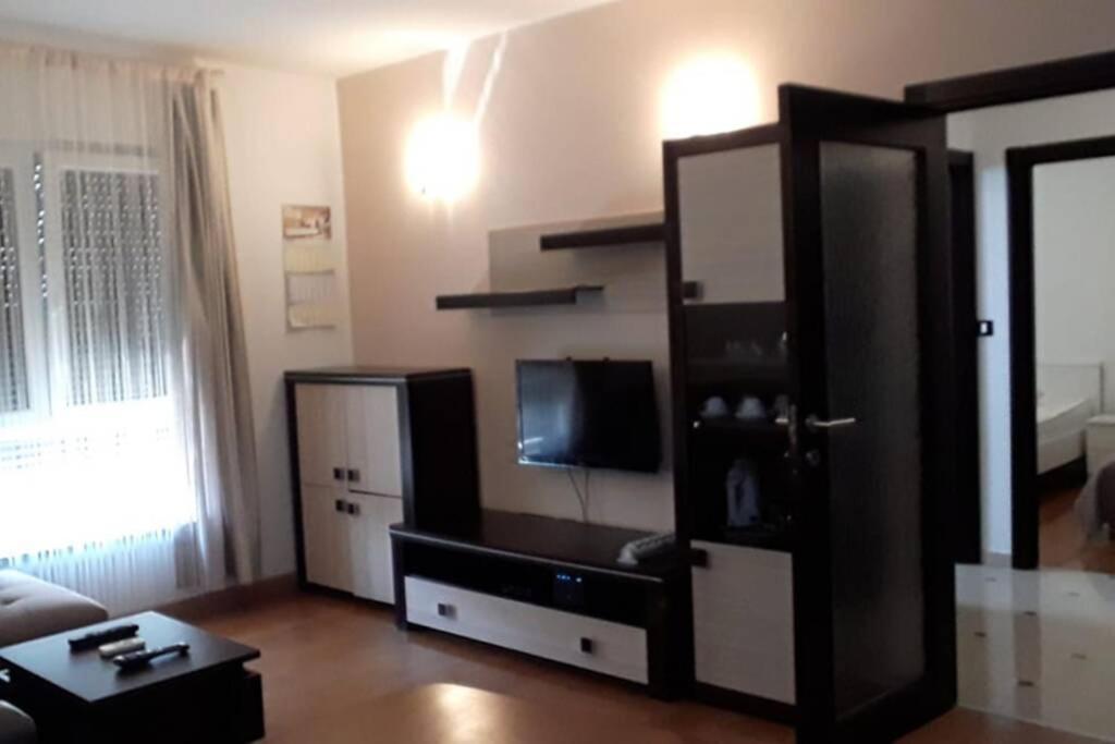 Apartman Franko - Uz Parking Pula Exteriör bild