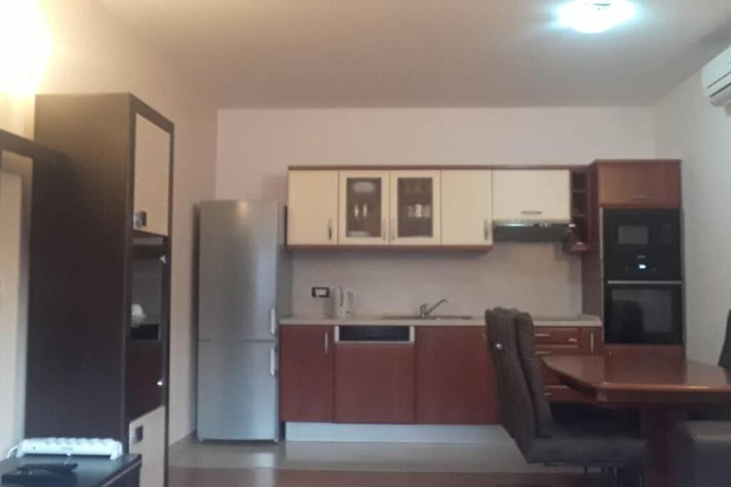 Apartman Franko - Uz Parking Pula Exteriör bild